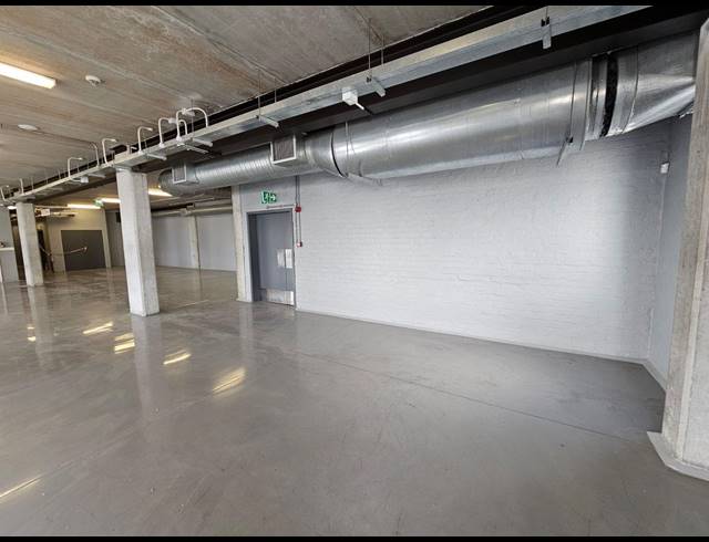688M² OFFICE TO LET IN PAARDEN EILAND